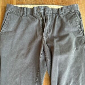 Old Navy Classic Slim khakis 32x30